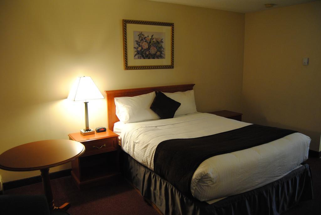 Economy Inn Эдмонтон Экстерьер фото