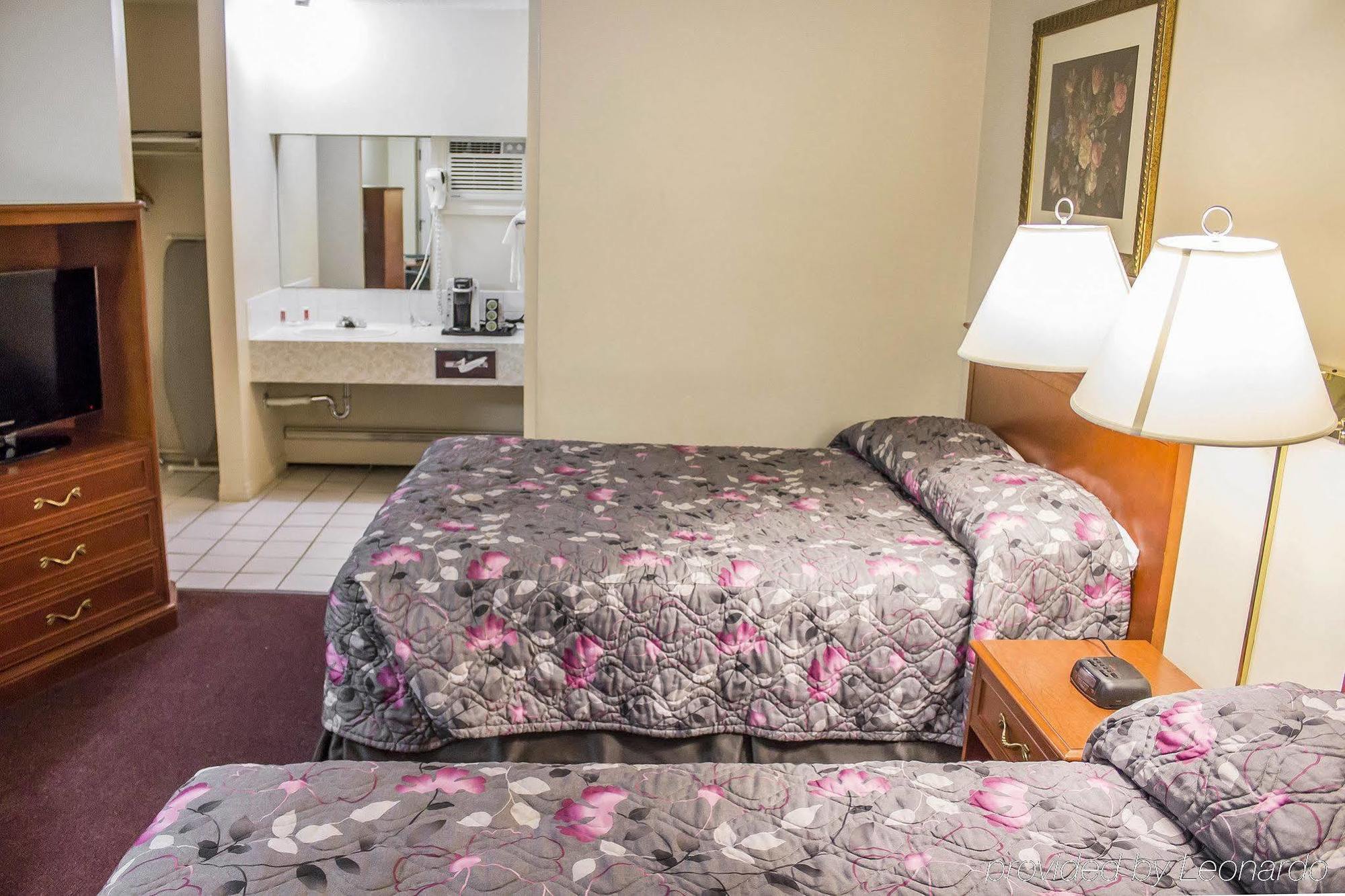 Economy Inn Эдмонтон Экстерьер фото