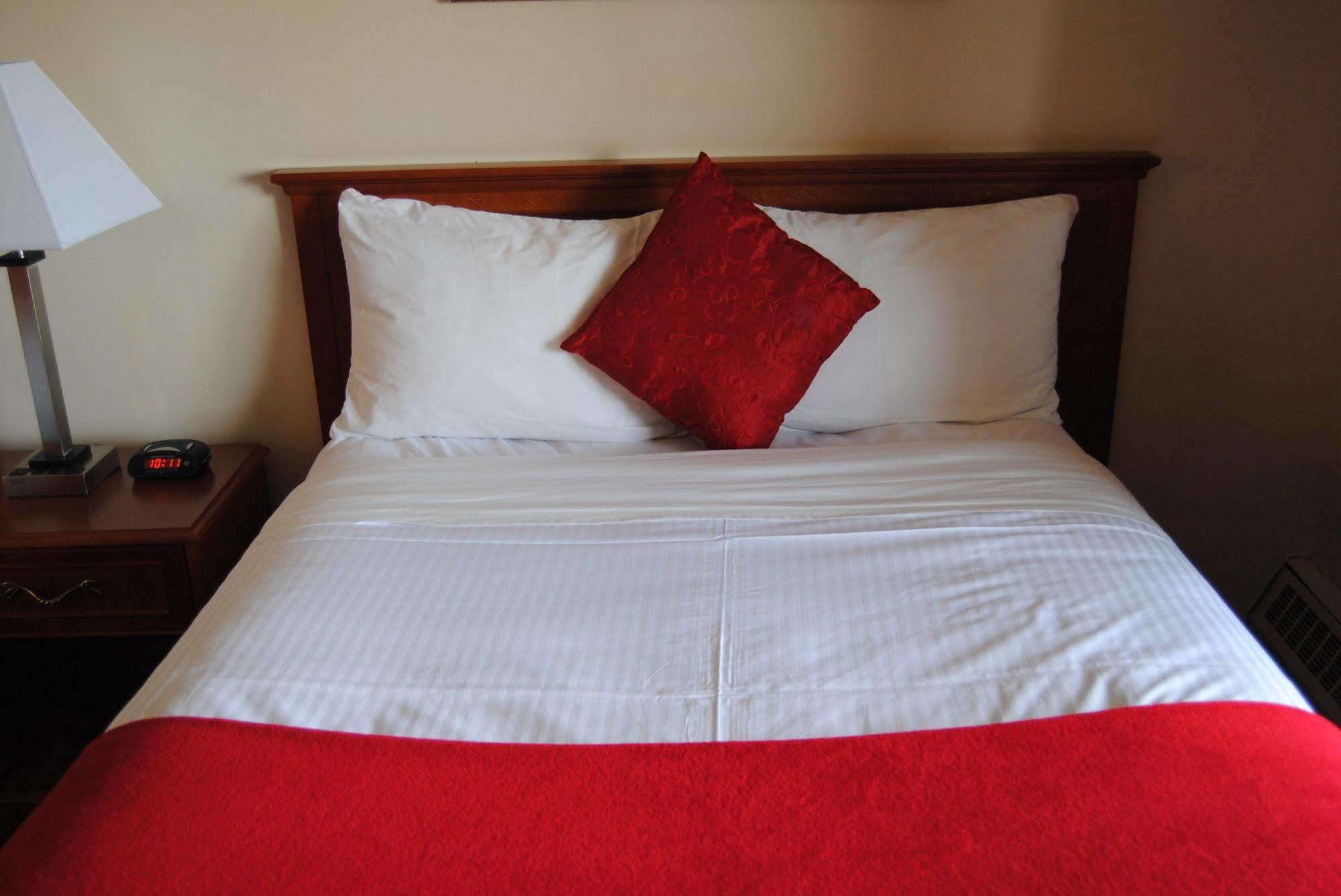 Economy Inn Эдмонтон Экстерьер фото