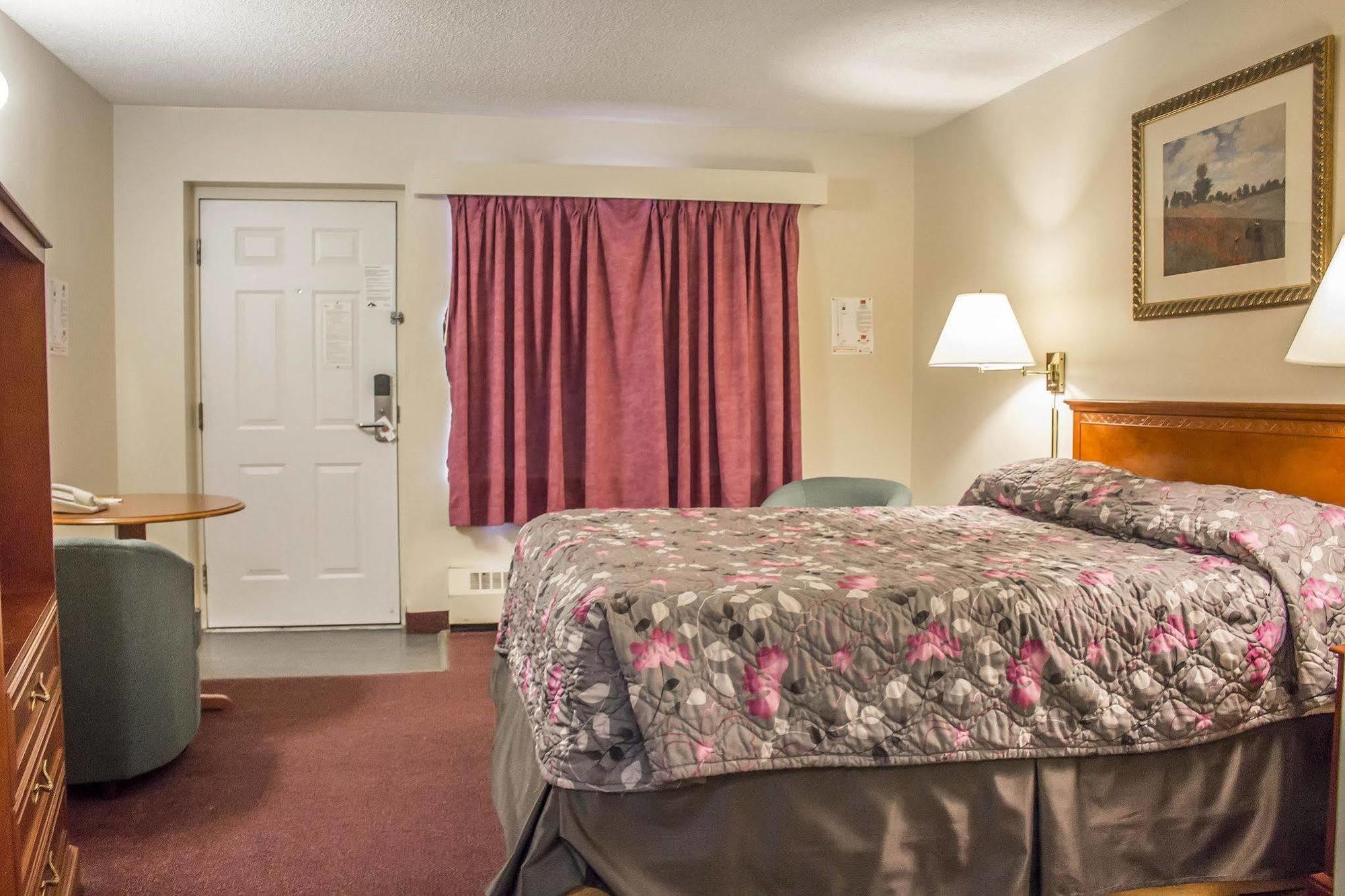 Economy Inn Эдмонтон Экстерьер фото